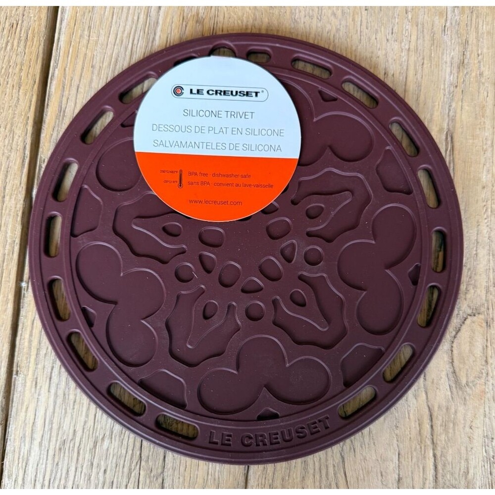 Le Creuset 8in Round Silicone French Trivet Hot Pad Gripper Rhone Garnet NEW